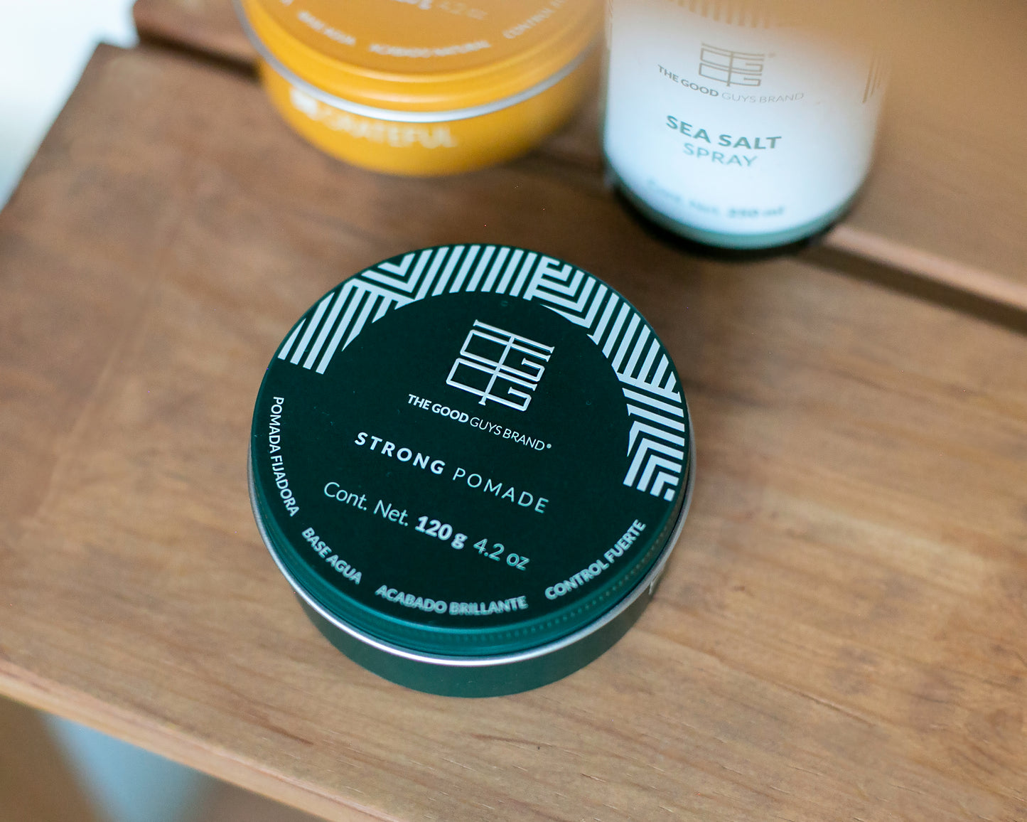 STRONG POMADE