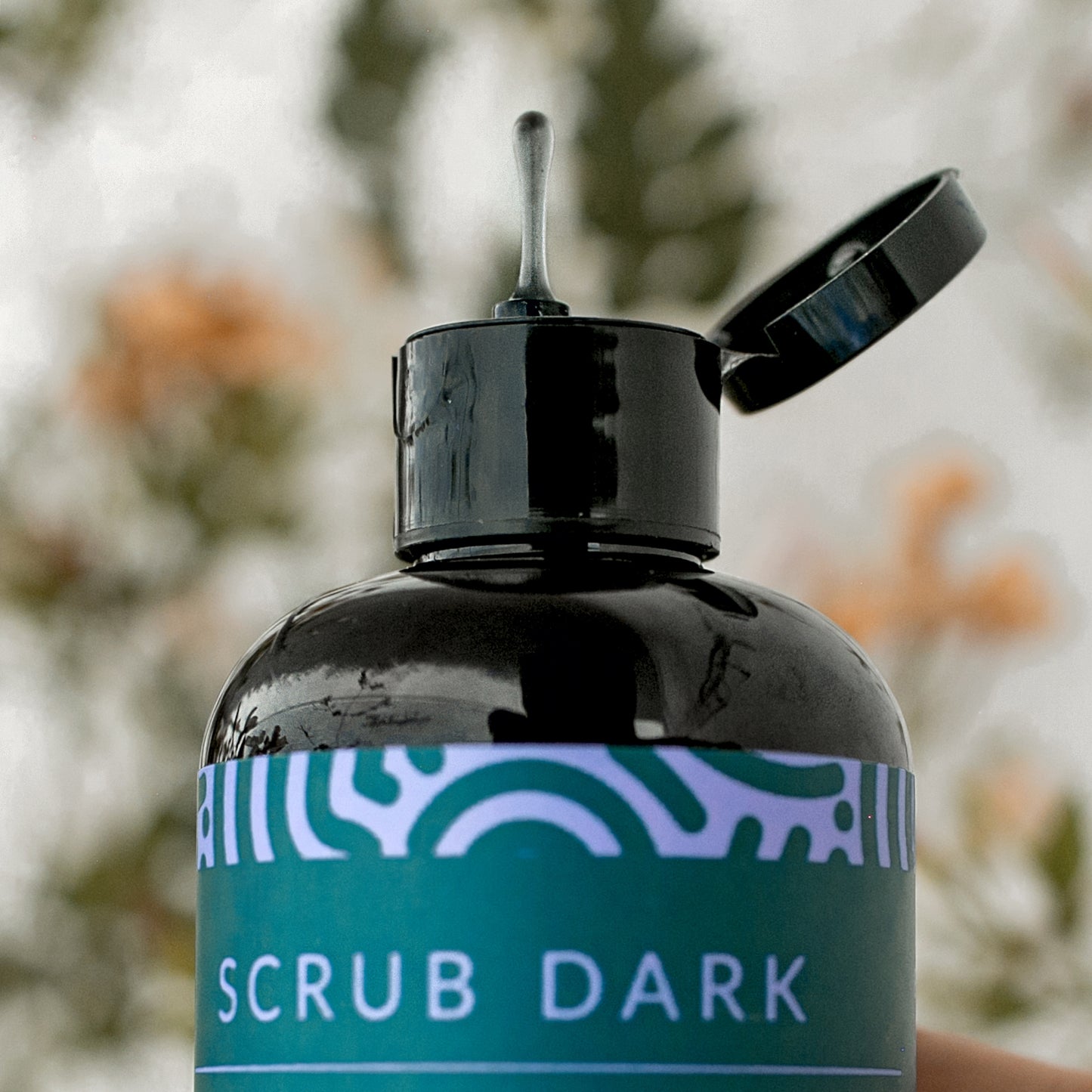 SCRUB DARK SHAMPOO